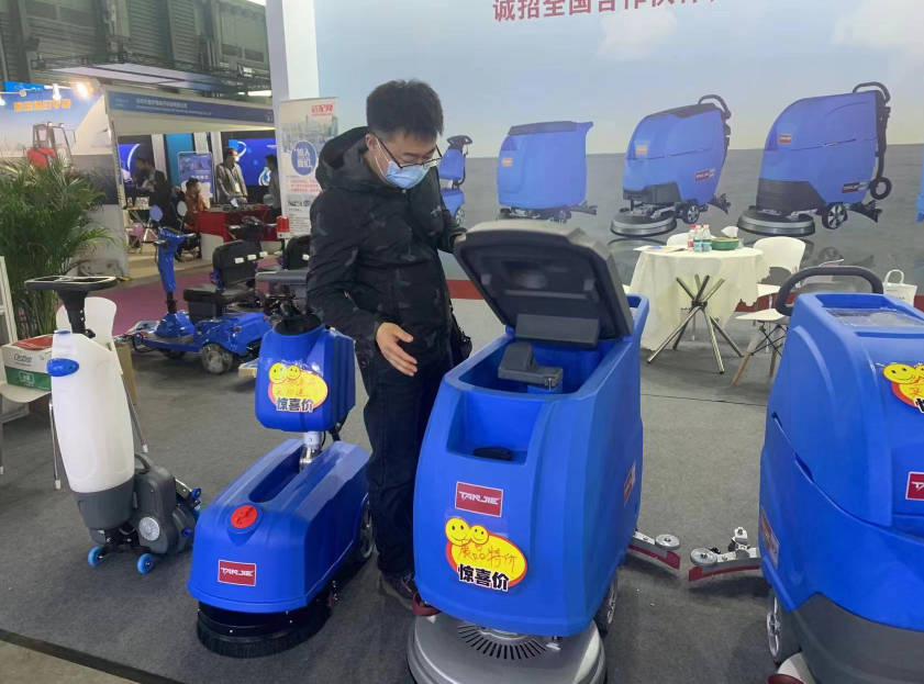 抚顺坦洁洗地机公司致力于电动洗地机的生产、销售和服务百家